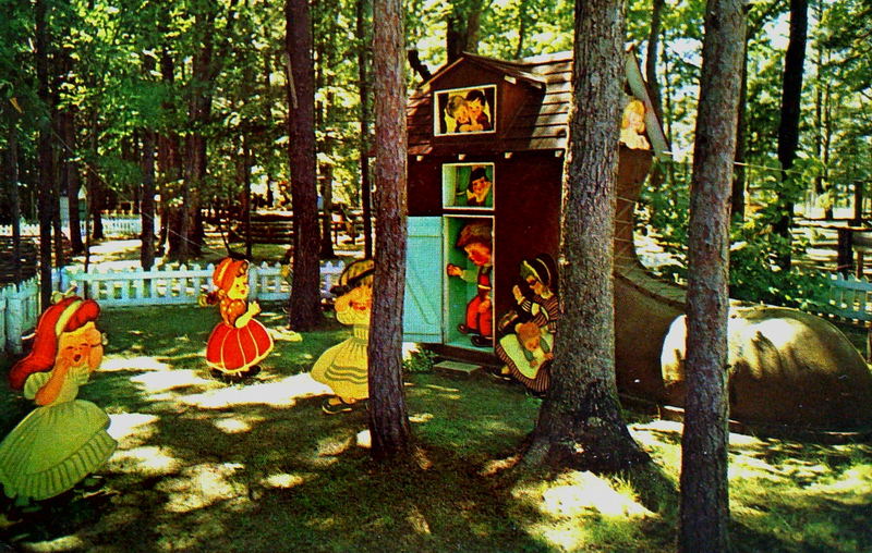 Michigans Adventure (Deer Park) - Old Postcard
